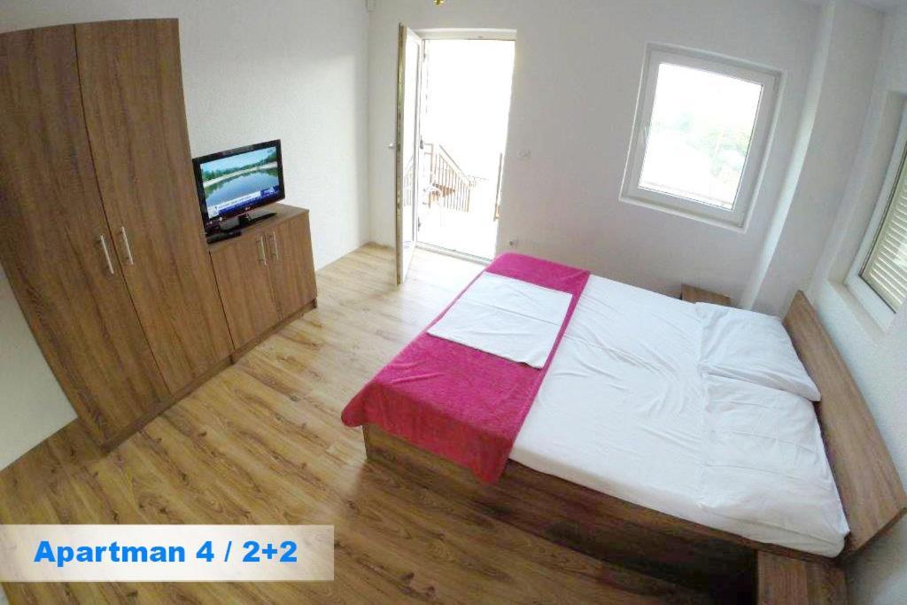 וודיצה Villa Kristinka מראה חיצוני תמונה