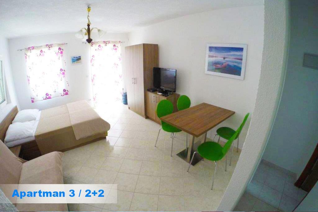 וודיצה Villa Kristinka מראה חיצוני תמונה