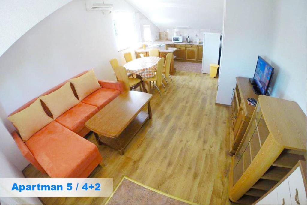 וודיצה Villa Kristinka מראה חיצוני תמונה